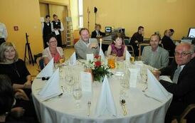 Uczestnicy i goście gali finałowej VI edycji konkursu &bdquo;Orzeł Powiatu Gnieźnieńskiego dla Przedsiębiorczości 2009-2011&rdquo;.
