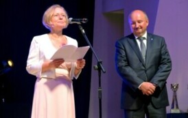 Gośćmi uroczystości był przedstawiciele zaprzyjaźnionego Powiatu Teltow – Fläming: Wicestarosta Dietlind Biesterfeld oraz Kierownik Departamentu odpowiedzialnego za rozwój gospodarczy powiatu Siegmund Trebschuh.