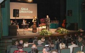 Prowadzący galę: Agnieszka Rzempała-Chmielewska i Rafał Muniak.