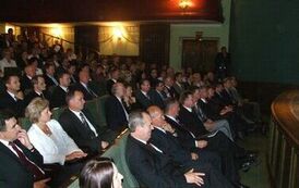 Uczestnicy i goście gali finałowej IV edycji konkursu &bdquo;Orzeł Powiatu Gnieźnieńskiego dla Przedsiębiorczości 2005-2007&rdquo;.