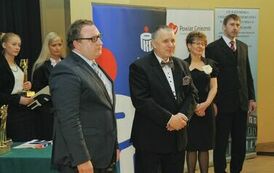 Wręczenie nagr&oacute;d laureatom VII edycji konkursu &bdquo;Orzeł Powiatu Gnieźnieńskiego dla Przedsiębiorczości 2011-2013&rdquo; w kategorii eksporter.