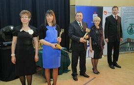 Wręczenie nagr&oacute;d laureatom VII edycji konkursu &bdquo;Orzeł Powiatu Gnieźnieńskiego dla Przedsiębiorczości 2011-2013&rdquo; w kategorii mikroprzedsiębiorstwo.