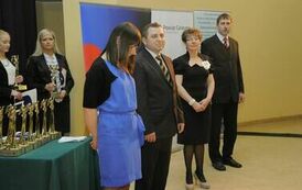 Wręczenie nagr&oacute;d laureatom VII edycji konkursu &bdquo;Orzeł Powiatu Gnieźnieńskiego dla Przedsiębiorczości 2011-2013&rdquo; w kategorii mikroprzedsiębiorstwo.