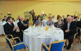 Uczestnicy gali finałowej VII edycji konkursu &bdquo;Orzeł Powiatu Gnieźnieńskiego dla Przedsiębiorczości 2011-2013&rdquo;.