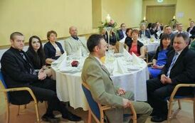 Uczestnicy gali finałowej VII edycji konkursu &bdquo;Orzeł Powiatu Gnieźnieńskiego dla Przedsiębiorczości 2011-2013&rdquo;.
