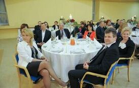 Uczestnicy gali finałowej VII edycji konkursu &bdquo;Orzeł Powiatu Gnieźnieńskiego dla Przedsiębiorczości 2011-2013&rdquo;.