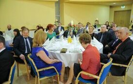 Uczestnicy gali finałowej VII edycji konkursu &bdquo;Orzeł Powiatu Gnieźnieńskiego dla Przedsiębiorczości 2011-2013&rdquo;.